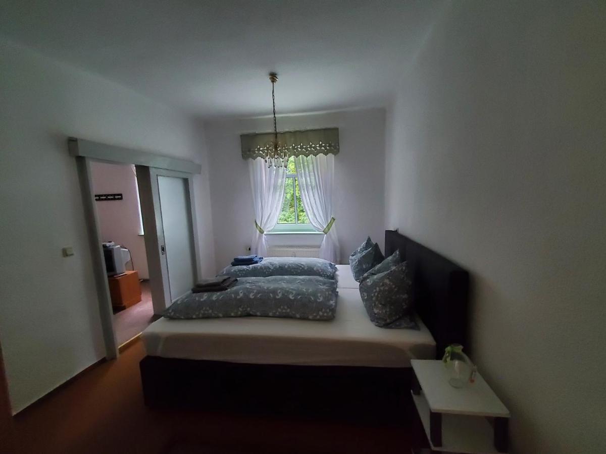 Ferienwohnung Am Rosengarten Löbau Extérieur photo